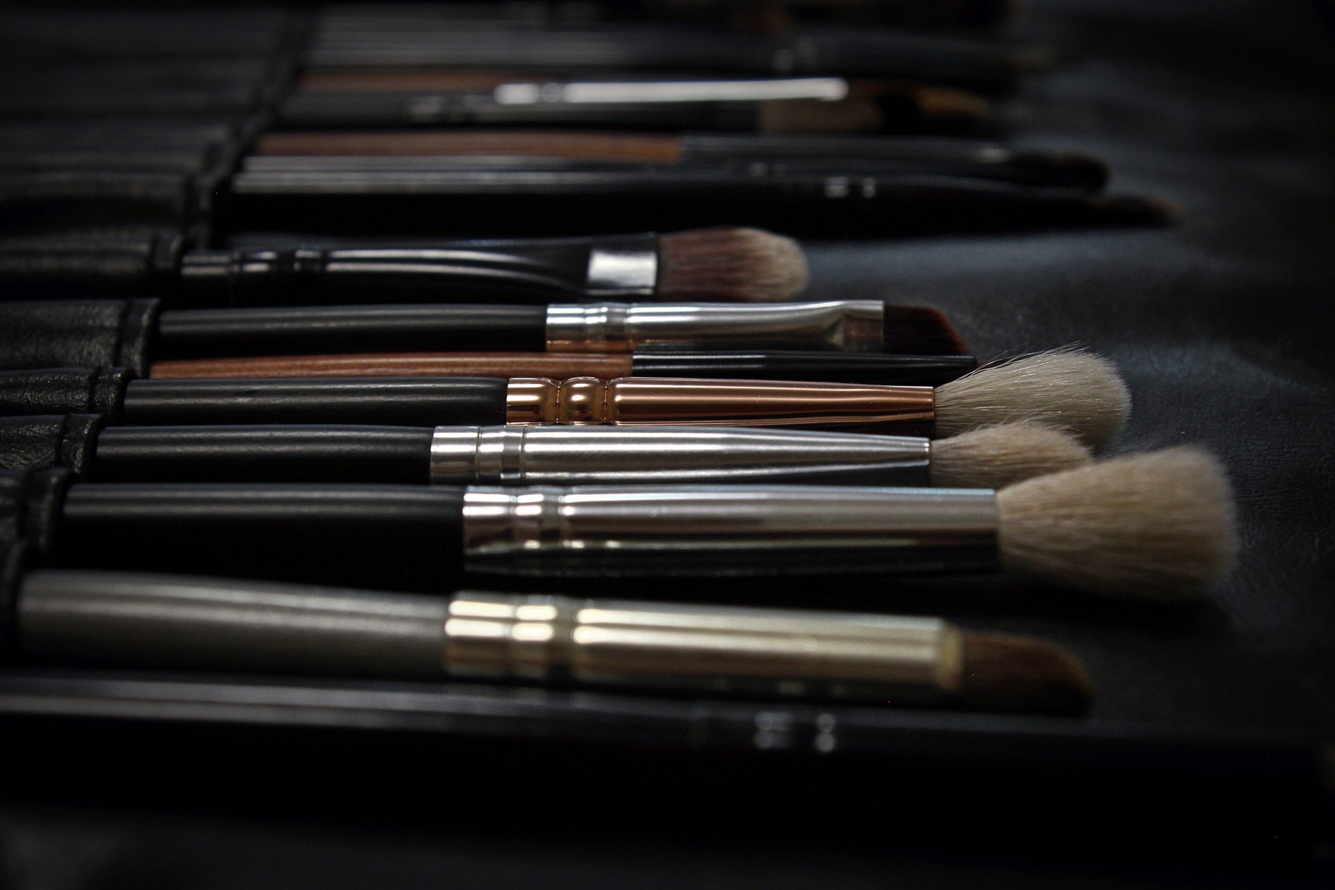 Brushes representing the fashion and beauty ads article. 