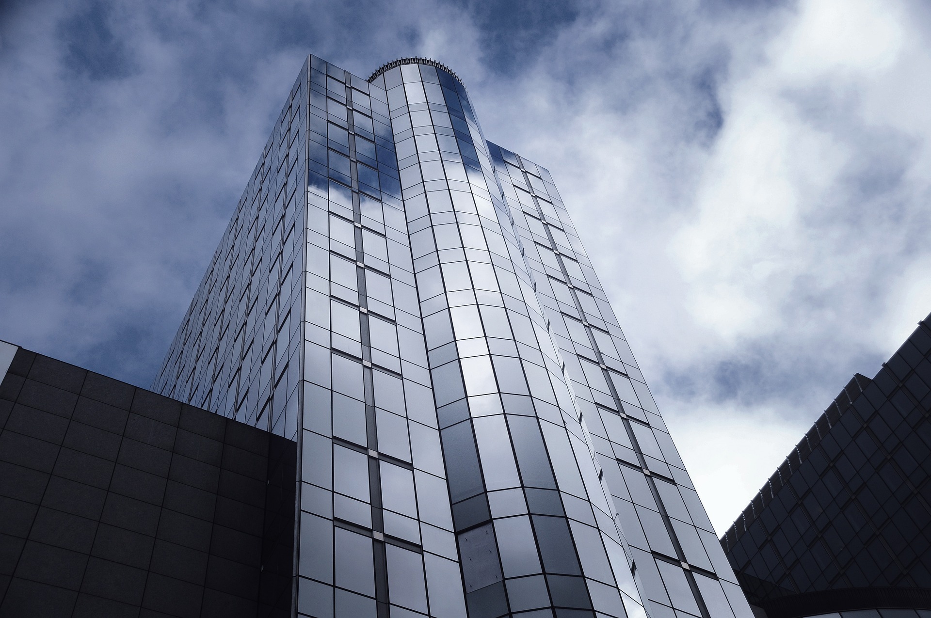 Sky Scraper representing the Voiceover Business-2-Business communications page