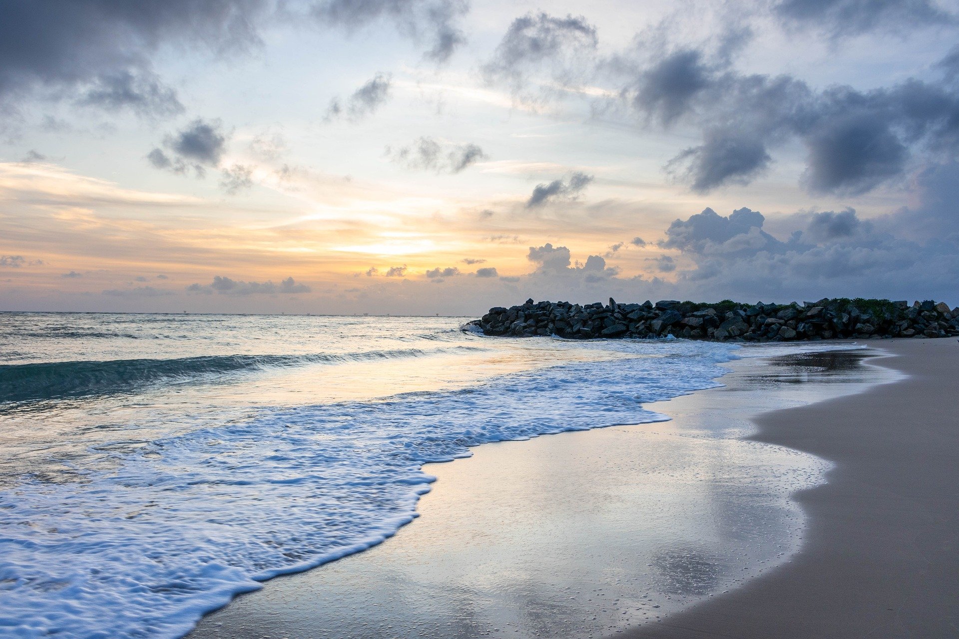 Beach representing the nature side of the Nature and Wildlife TV Narration article.